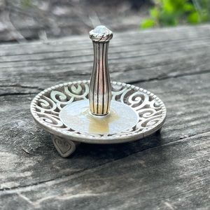 Lacie Daisy Brighton Ring Stand